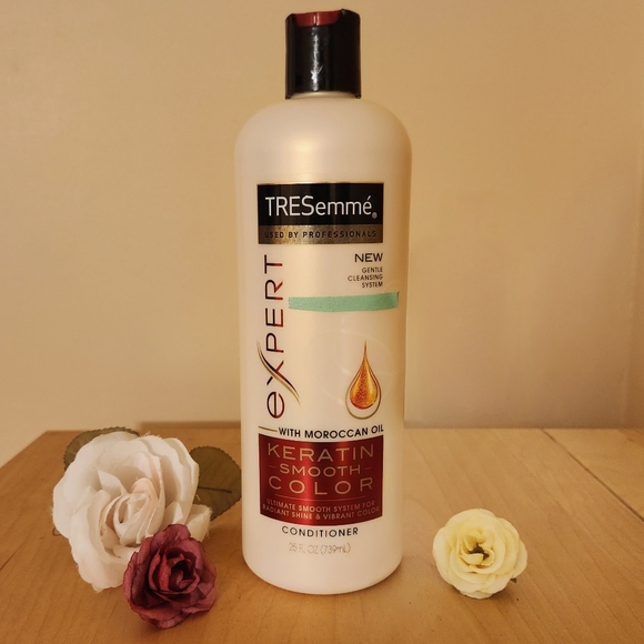 TRESemmé Expert Selection Keratin Smooth Color Conditioner - Picture 1 of 5